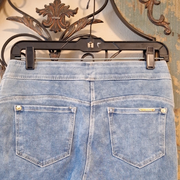 Peter Nygard Blue Cropped Ankle Jeans with Distressed Stripes. NWOT Size SMALL - Picture 9 of 14